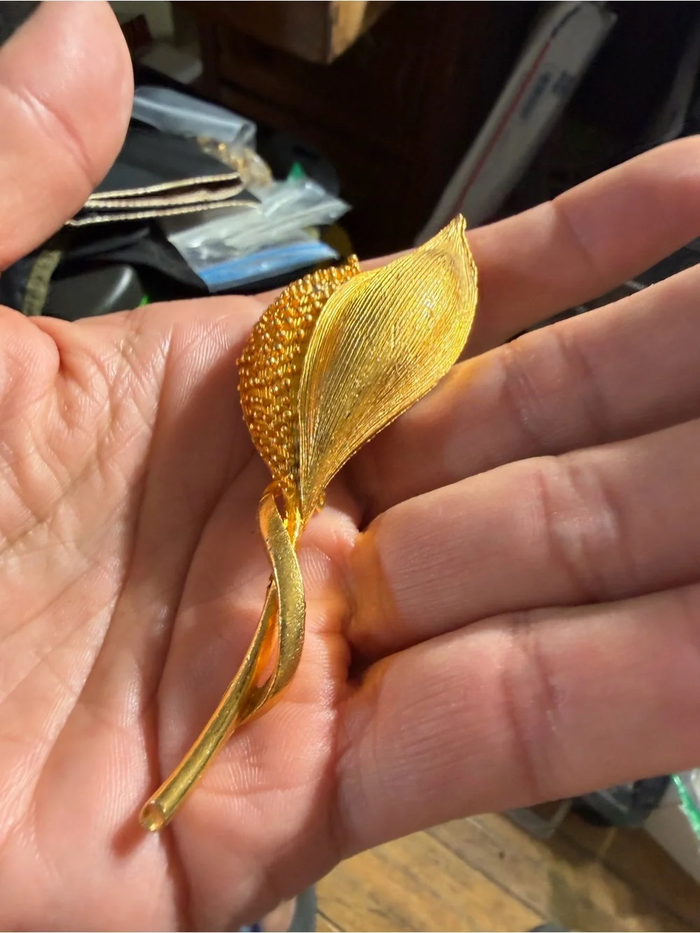 Vintage Gold Tone Leaf Brooch